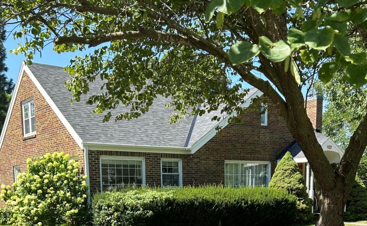 Bob Ward’s home always looks nice! Many of us who are a little older remember Willis and Cleta Mae Miller, who lived there for years. It’s nice to know the home has stayed in the family, too!